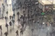 记者：法兰克福球迷在那不勒斯市中心放火，当地警方已介入