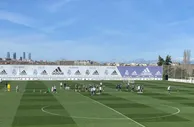 记者：皇马今日合练仅阿拉巴缺席，他进行单独训练