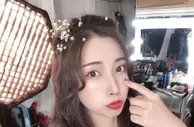 足球宝贝：五官深邃S型身材美女娜娜米 極品身材超美挺火辣性感曲線太誘人了
