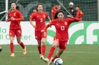 杨莉娜社媒发布中国女足海外热身动态，晒与队友开心合影