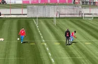 记者：拜仁今日未进行合练，马内、马兹拉维单独训练