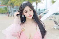 模特蛋蛋宝性感粉色薄纱服饰露粉色比基尼秀