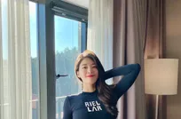 孙兴慜女粉丝爱瑜伽锻炼身娇体柔 这身材什么水平