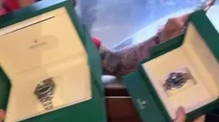 战胜国足后，印尼球员与总统共进午餐 并获赠劳力士手表