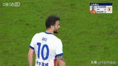 费利佩双响！成都蓉城2-1十人泰山队夺2连胜，王大雷赛季第二红！