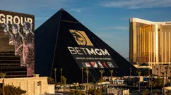 Diller出价$180亿追MGM Fertitta吞Caesars 双雄逆风押注拉斯维加斯未来