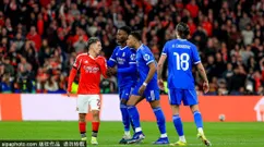 姆巴佩：本菲卡25号5次对维尼修斯喊猴子 他不配踢欧冠