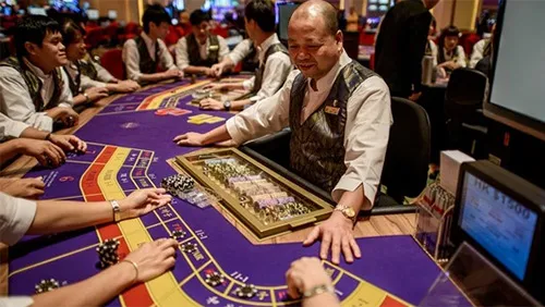 博彩小报：澳门赌博收入四年来首次下降