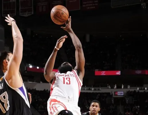 玩球网NBA实力榜：火箭狂升20位 骑士下跌13位