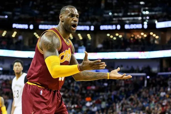 玩球网NBA实力榜：火箭狂升20位 骑士下跌13位