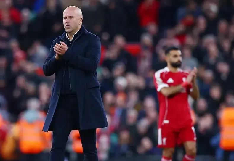 **Carragher Predicts: Arsenal to Win the Premier League, Bayern to Claim the Champions League, Guardiola May Depart**