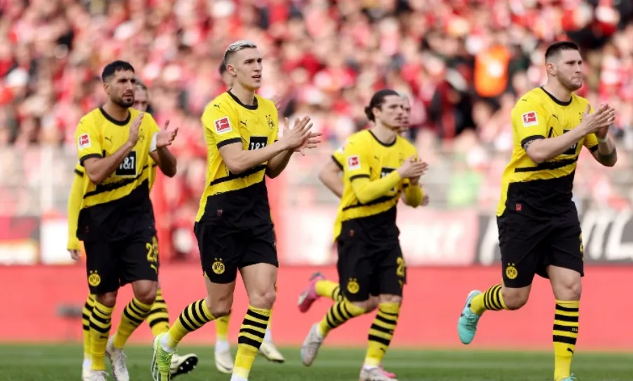 Yellow Wall Advantage: Dortmund’s Fortress Faces Gladbach’s Road Test