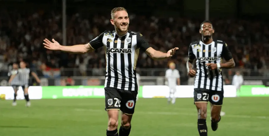 Steady Angers vs. Stumbling Nantes: A Battle of Contrasting Paths in Ligue 1