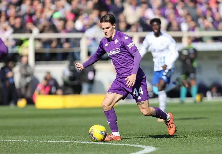 Tottenham and Newcastle are interested in signing Fiorentina midfielder Facholi and have already made initial exploratory contacts.