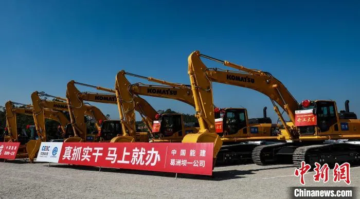 图为建设设备。 王伟臣 摄 图为建设设备。 王伟臣 摄