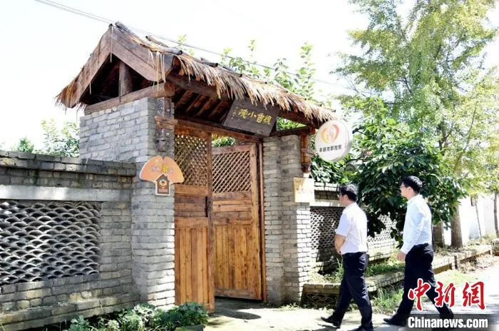 村里建设了协商驿站，专门为村民协商议事使用。　朱志庚 摄