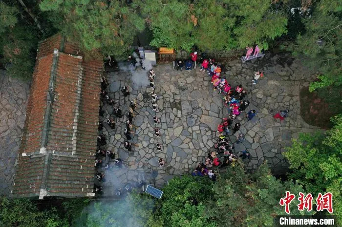 资料图：贵州岜沙苗寨。　吴德军 摄