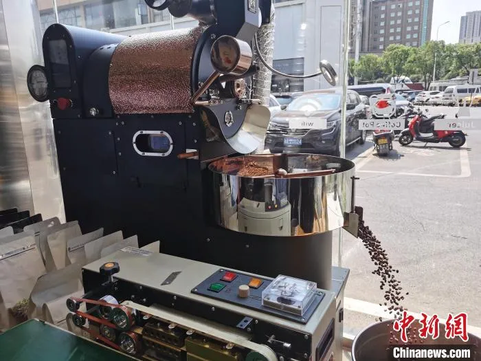 来自非洲的咖啡豆。　向一鹏 摄
