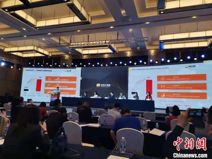 阿里巴巴携手巴斯夫、阿科玛、科思创、陶氏、赢创五大品牌亮相国际橡塑展媒体开放日 郭军 摄