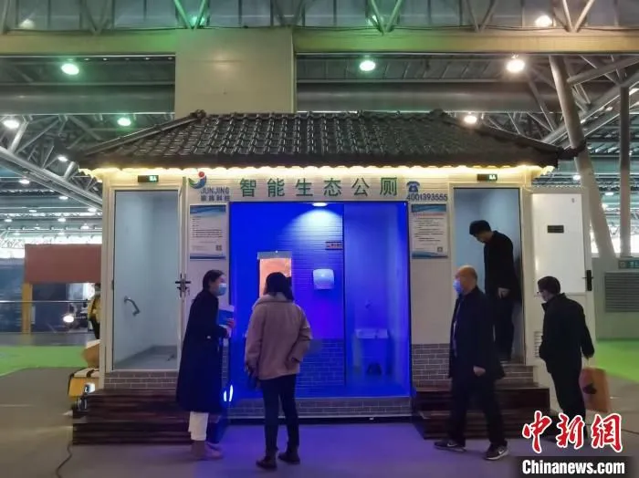 本次活动吸引来自广东、北京、深圳等全国十多个省市的300多家企业参展。　张强 摄