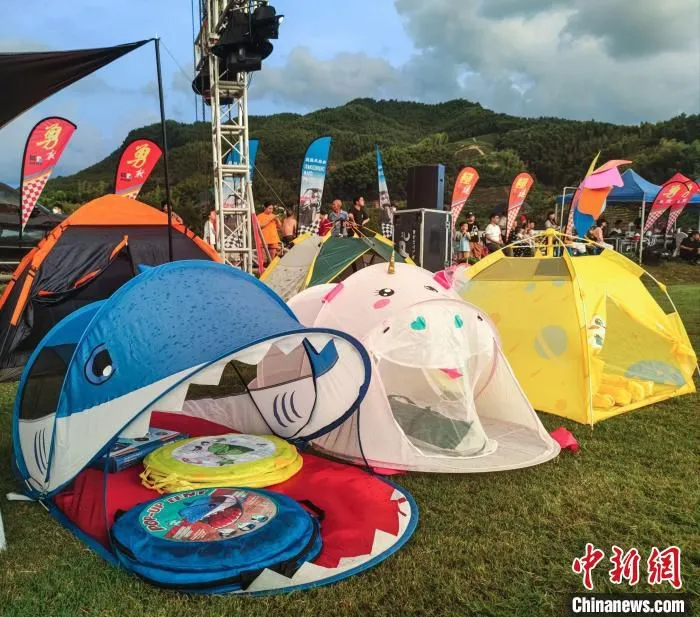 露营基地的儿童帐篷。　傅飞扬 摄