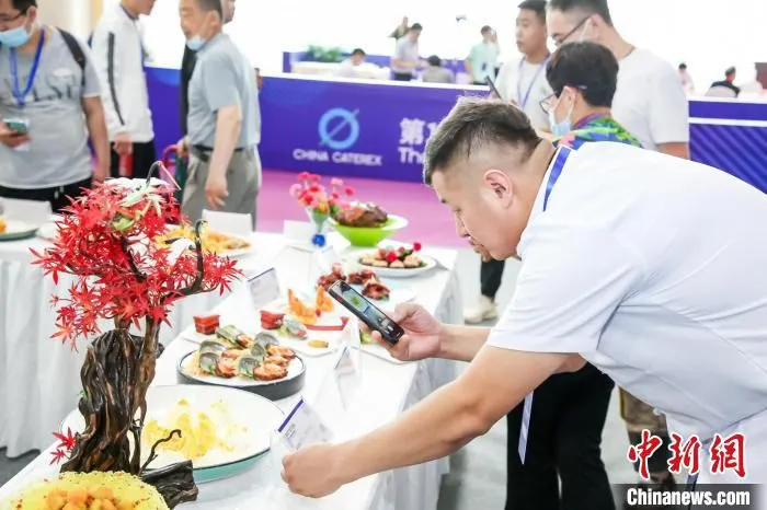 6月11日，第17届中国餐饮·食品博览会在济南开幕。主办方 供图