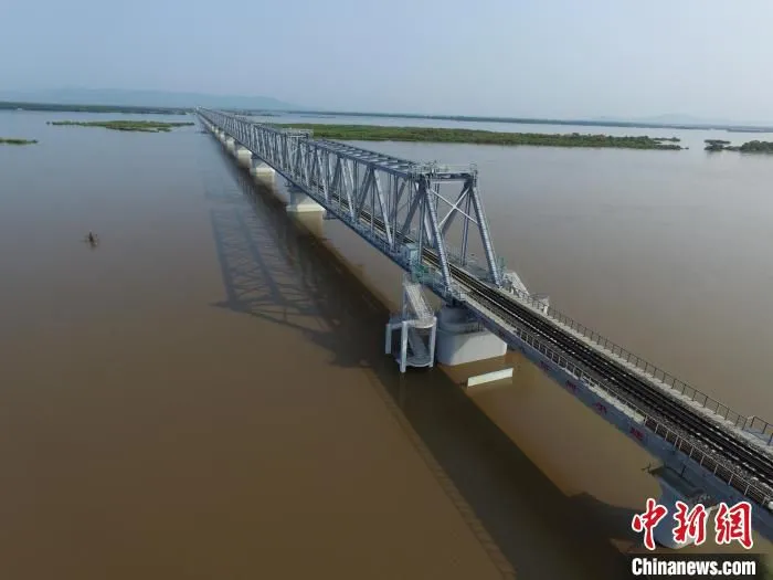 中俄首座跨江铁路大桥——同江大桥。　李兴海 摄