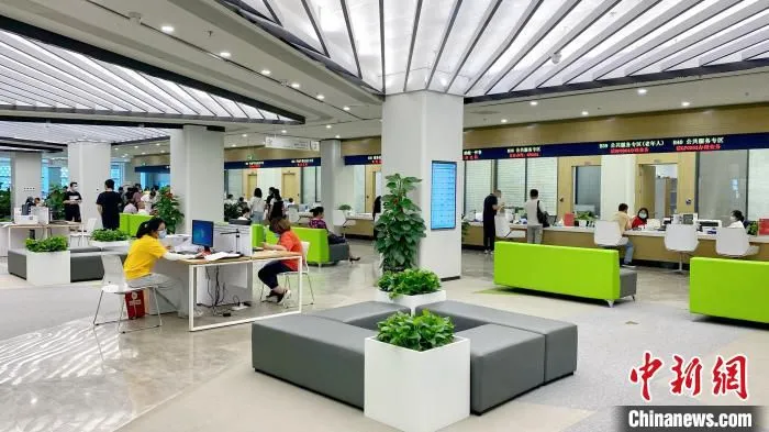 龙港市政务客厅内部。　钱晨菲 摄