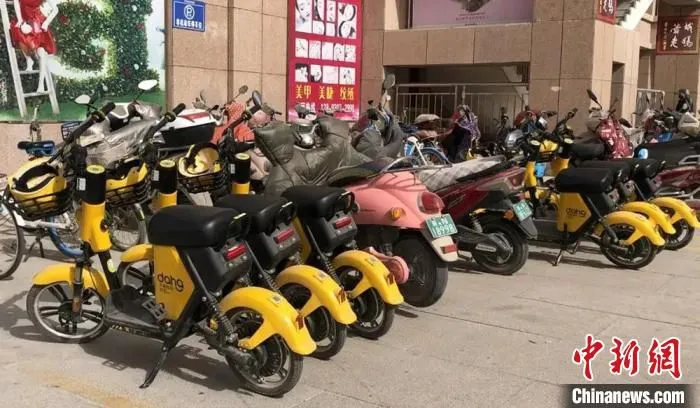 台州市援疆指挥部积极对接，让共享单车落地第一师阿拉尔市。　台州市援疆指挥部供图