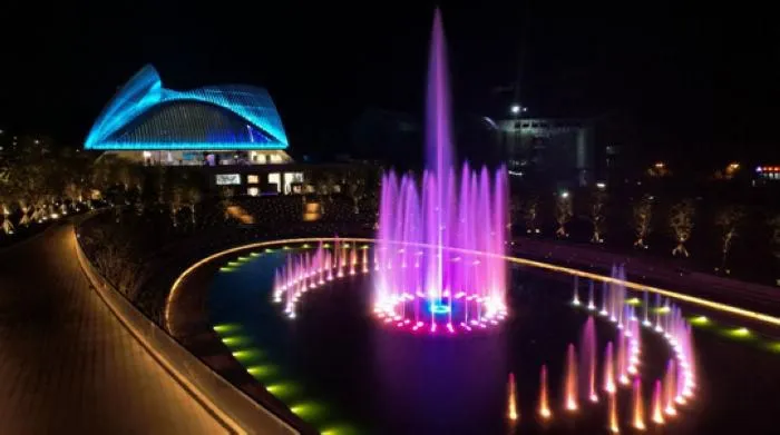 贵阳饮马湖公园夜景实拍图