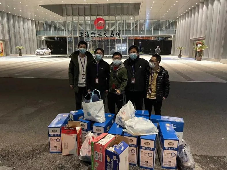 面临金桥机房临时关闭，东方证券员工连夜赶往金桥数据中心 来源：受访机构供图