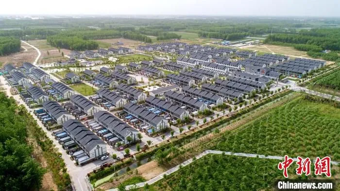 鹿楼镇抢抓全域土地整治机遇，在大沙河西岸建成美丽宜居村10个，千秋集等新村被命名为省级特色田园乡村。　鹿楼镇供图