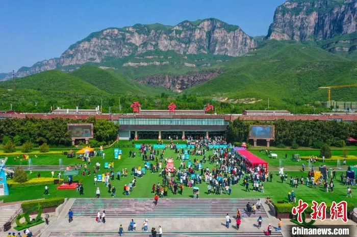 图为“五一”假期的河南焦作云台山景区。　吴沛萌 摄