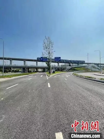 图为金家湾立交通车现场。　重庆市住房和城乡建设委员会供图