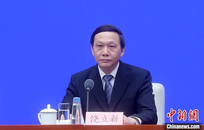 3月29日，中国国务院新闻办公室在北京举行新闻发布会，介绍《关于进一步深化税收征管改革的意见》有关情况。国家税务总局总审计师饶立新出席发布会，并答记者问。
中新社记者 张宇 摄