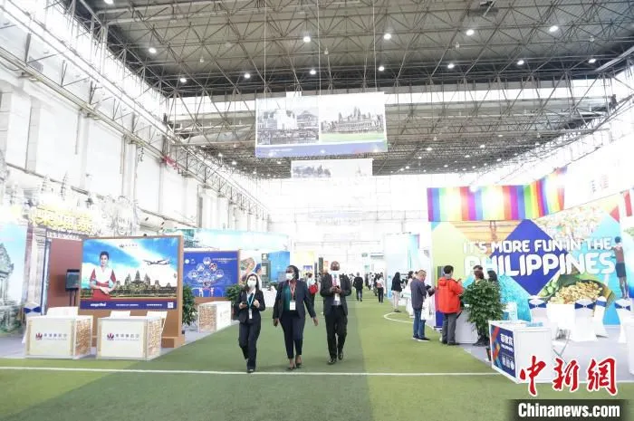 10月15日，2021中国—东盟博览会旅游展境外旅游精品馆。　欧惠兰 摄