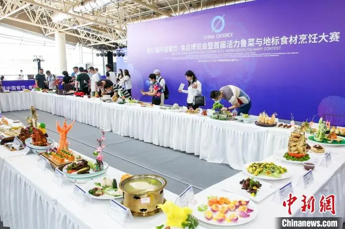 6月11日，第17届中国餐饮·食品博览会在济南开幕。主办方 供图
