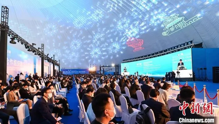 上合组织国家、RCEP成员国、“一带一路”沿线相关国家和地区驻华使节及企业家代表等与会。　胡耀杰 摄