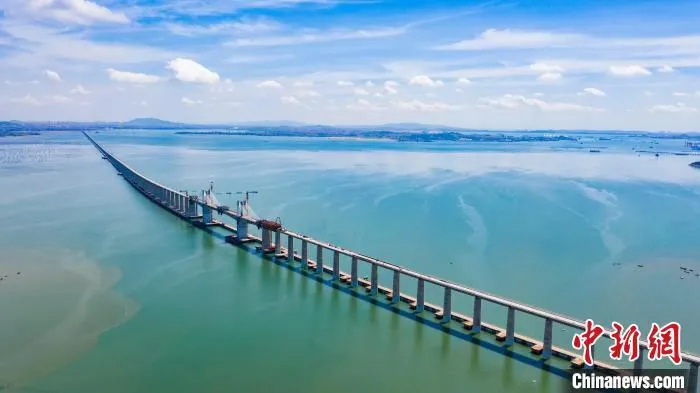 图为,福厦高铁湄洲湾跨海大桥雄姿初现 金伟 摄 图为,福厦高铁湄洲湾跨海大桥雄姿初现 金伟 摄