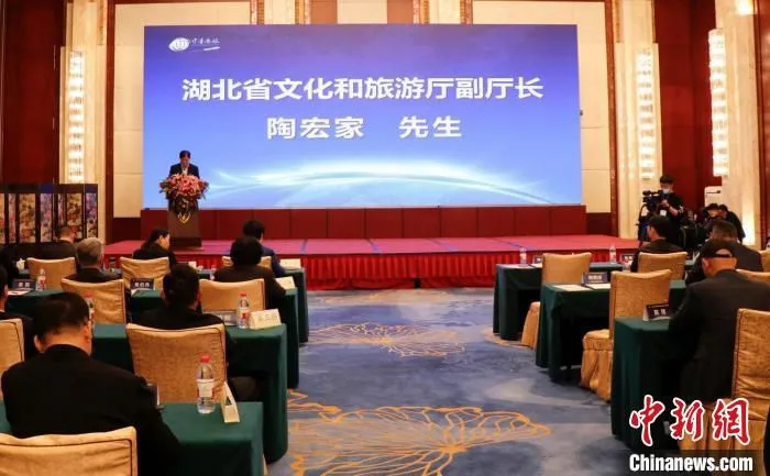 四省九市“引客游湖北”旅游包机签约仪式 黄苏 摄