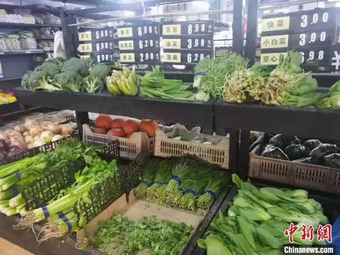 北京昌平一家社区超市。 中新网记者 李金磊 摄