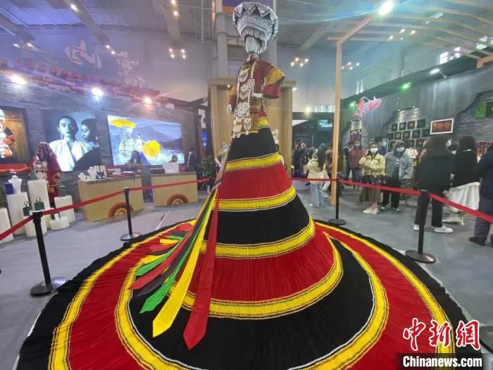 宁波时尚节展览现场。　林波 摄