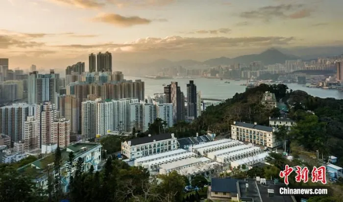 图为鲤鱼门紧急防疫隔离中心。图来源：中国建筑国际集团《2020可持续发展报告》