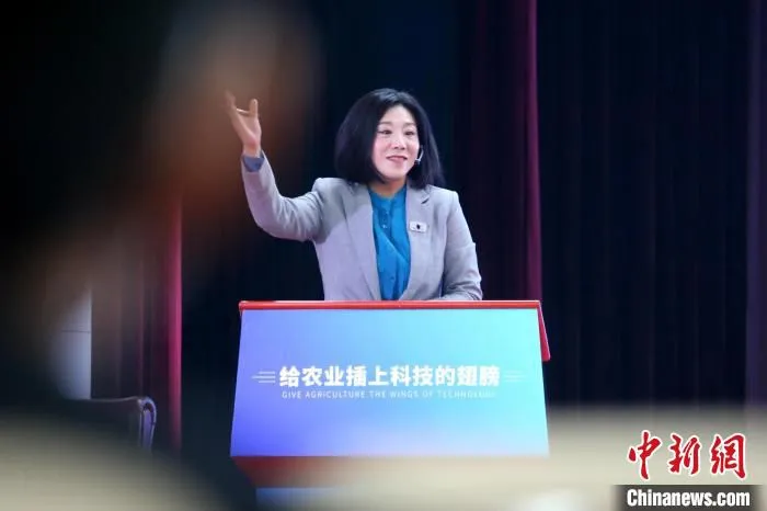 图为山东省农科院第二届农业科技成果秋季拍卖会现场。　沙见龙 摄