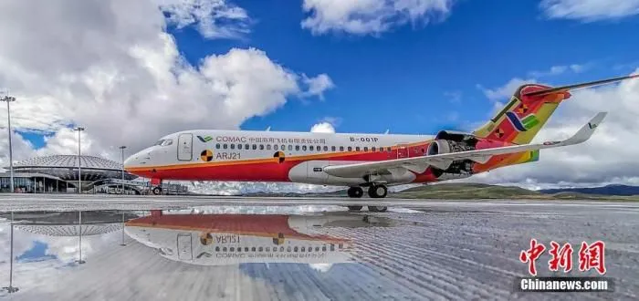 资料图：ARJ21客机试验试飞画面。中新社发 王脊梁 摄