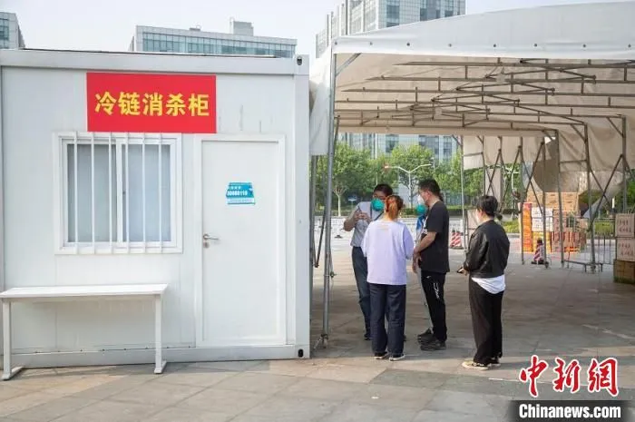 上海第二工业大学自主设计建立集中式冷链物品消杀站 。　上海第二工业大学 摄
