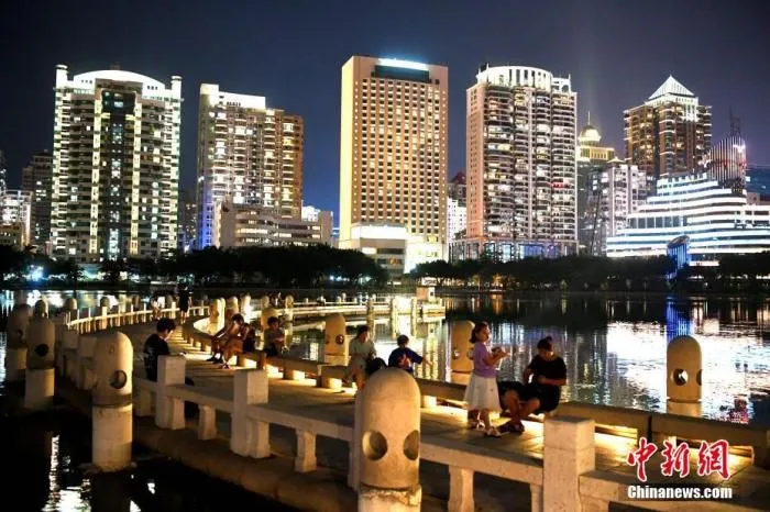 资料图：厦门夜景。
中新社记者 王东明 摄