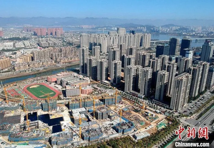 资料图：航拍一处新建住宅。 中新社记者 吕明 摄
