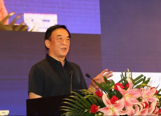 第十二届全国政协经济委员会驻会副主任石军做主题演讲