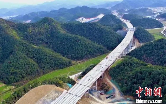 在建中的临建高速项目。　浙江省交通集团供图